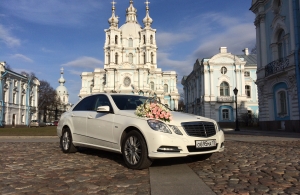 Аренда Mercedes-Benz E-класс в Санкт-Петербурге