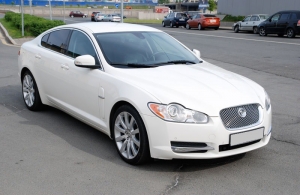 Аренда Jaguar XF в Санкт-Петербурге