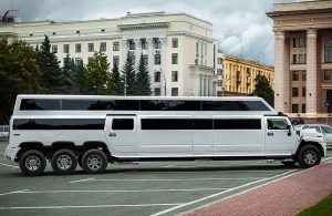 Аренда Hummer H2 Limousine в Челябинске