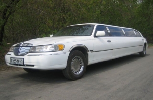 Аренда Lincoln Town Car Limousine в Челябинске