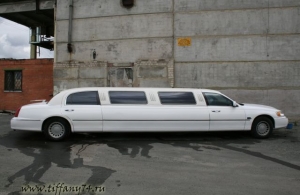 Аренда Lincoln Town Car Limousine в Челябинске