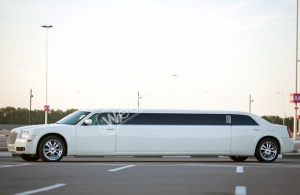 Аренда Chrysler 300C Limousine в Воронеже