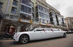 Аренда Chrysler 300C Limousine в Воронеже