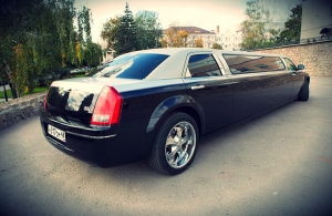 Аренда Chrysler 300C Limousine в Липецк