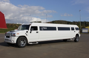 Аренда Hummer H2 Limousine в Ижевске