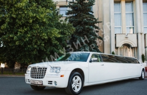 Аренда Chrysler 300C Limousine в Ярославль