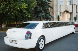 Аренда Chrysler 300C Limousine в Ярославль