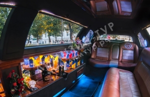Аренда Lincoln Town Car Limousine в Ярославль