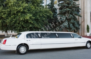 Аренда Lincoln Town Car Limousine в Ярославль