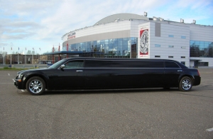 Аренда Chrysler 300C Limousine в Ярославль