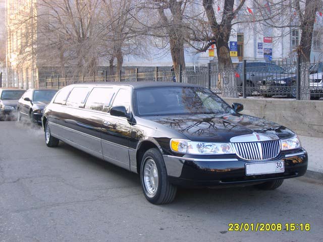 Аренда Lincoln Town Car Limousine в Астрахани