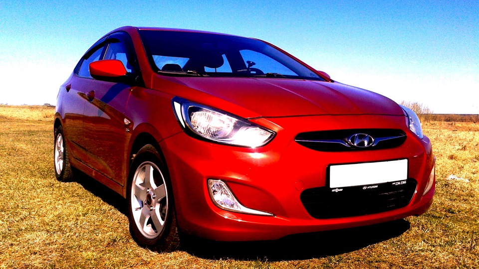 Hyundai solaris бежевый 2011. Хендай солярис 2013 золотистый. Hyundai solaris 2020 siena brown. Хендай солярис кориандр. Цвет машины солярис.