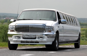 Аренда Ford Excursion Limousine в Ульяновск