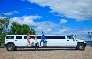 Аренда Hummer H2 Limousine в Петрозаводске